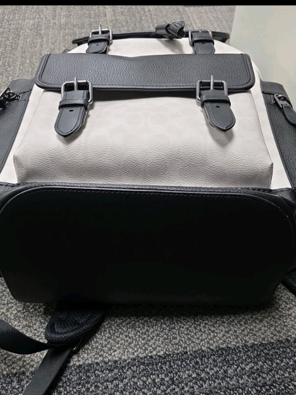 Coach Sprint Backpack Signature Leather Chalk/Black - Mint Condition - Picture 5 of 9